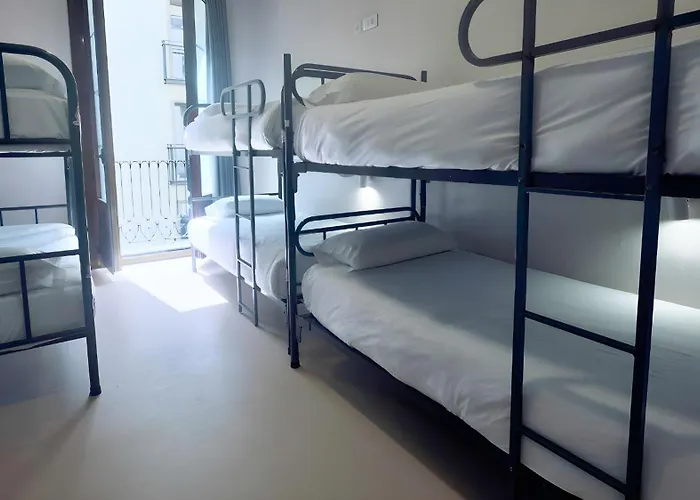 Ideal Youth Hostel