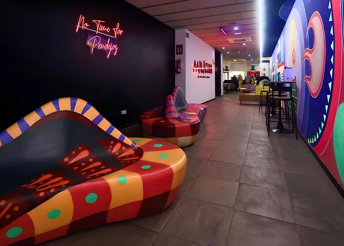 Ideal Youth Hostel